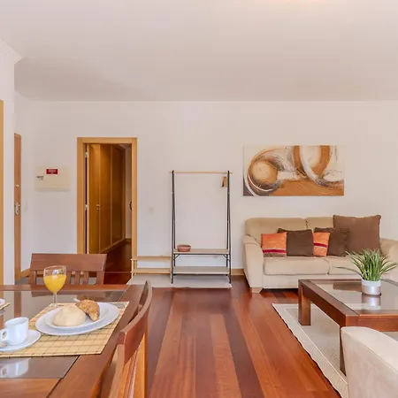 #337 Great 2br Terrace In *
